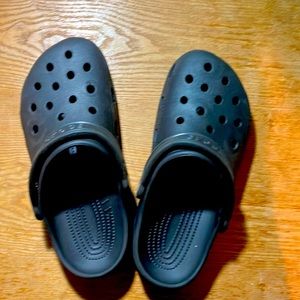 Black crocs